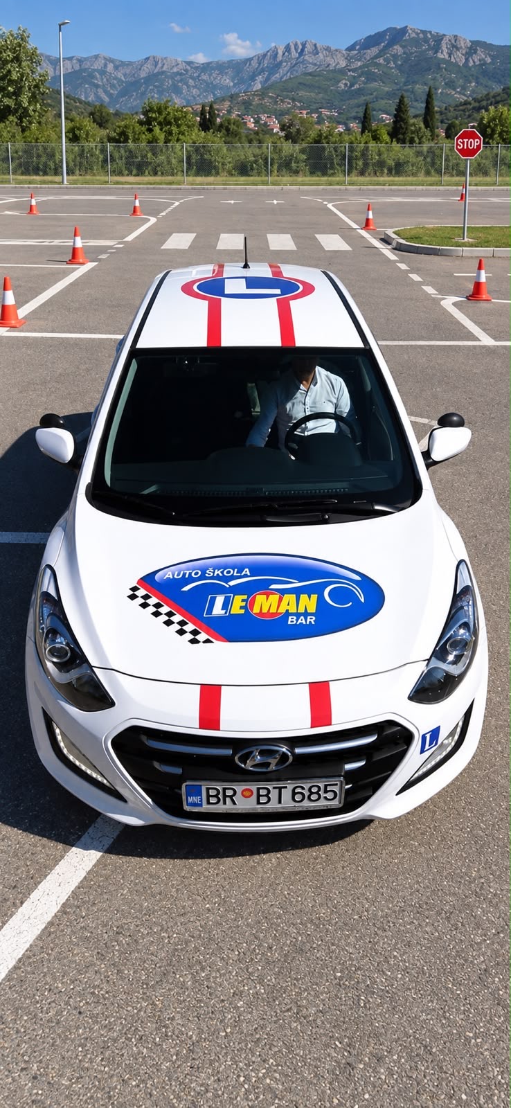 LE MAN automobil za obuku na poligonu