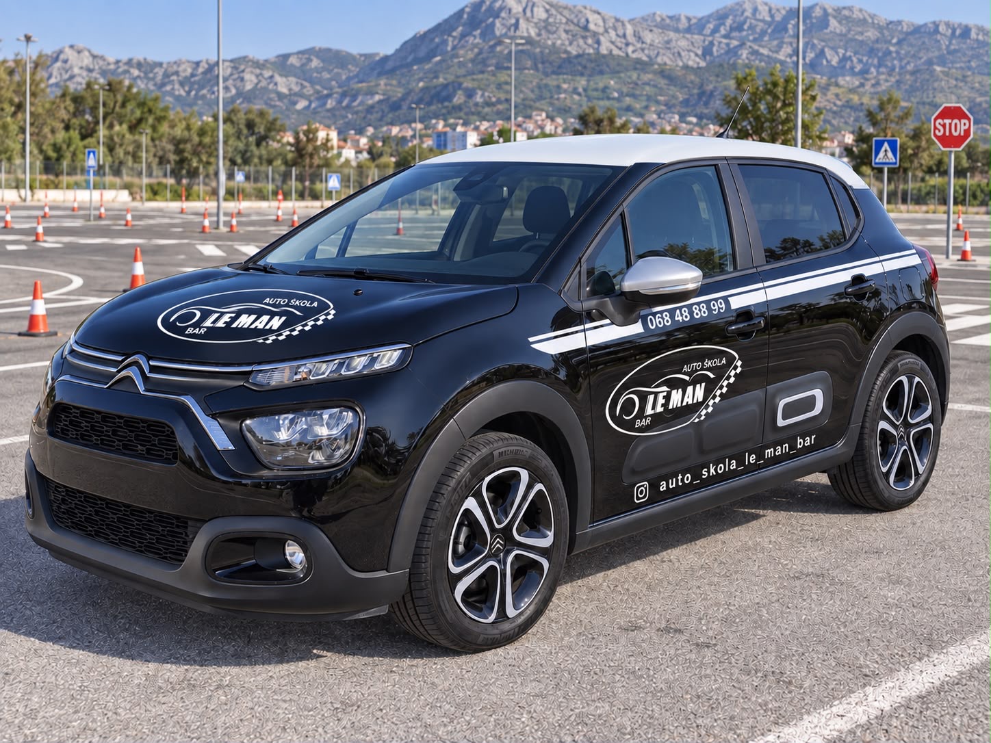 Citroën automobil Auto Škole LE MAN na poligonu